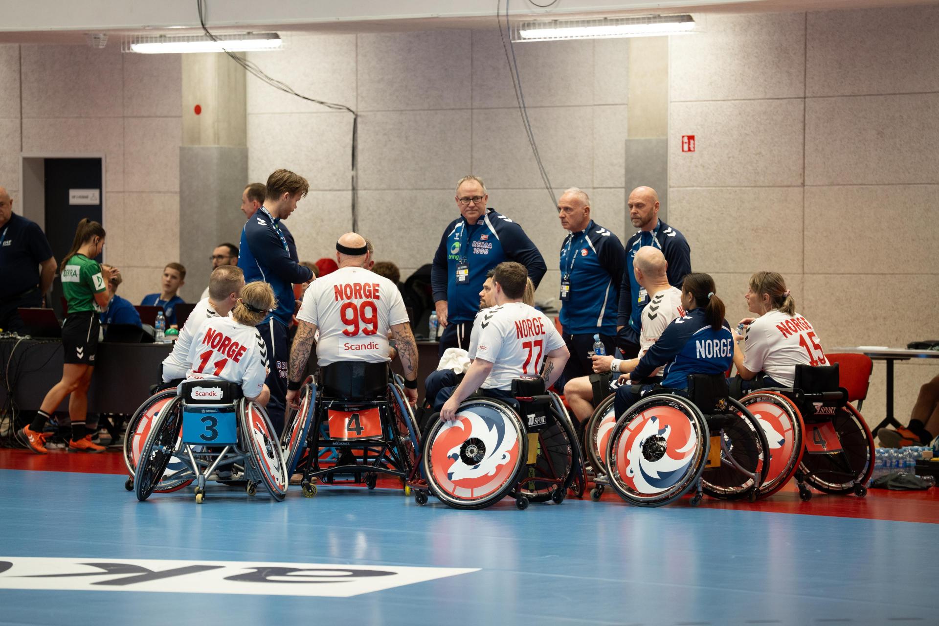 Se albumet fra kampen