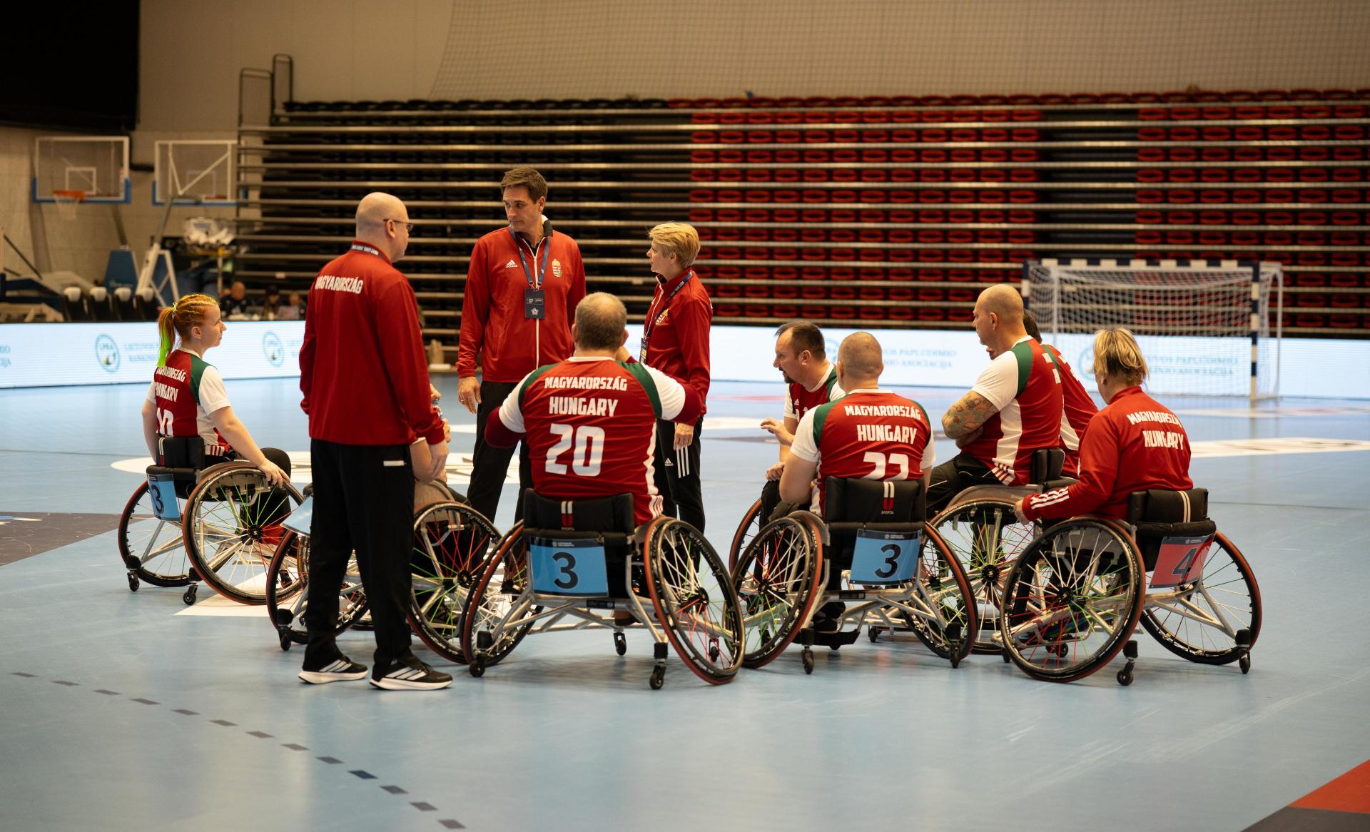 Se albumet fra kampen