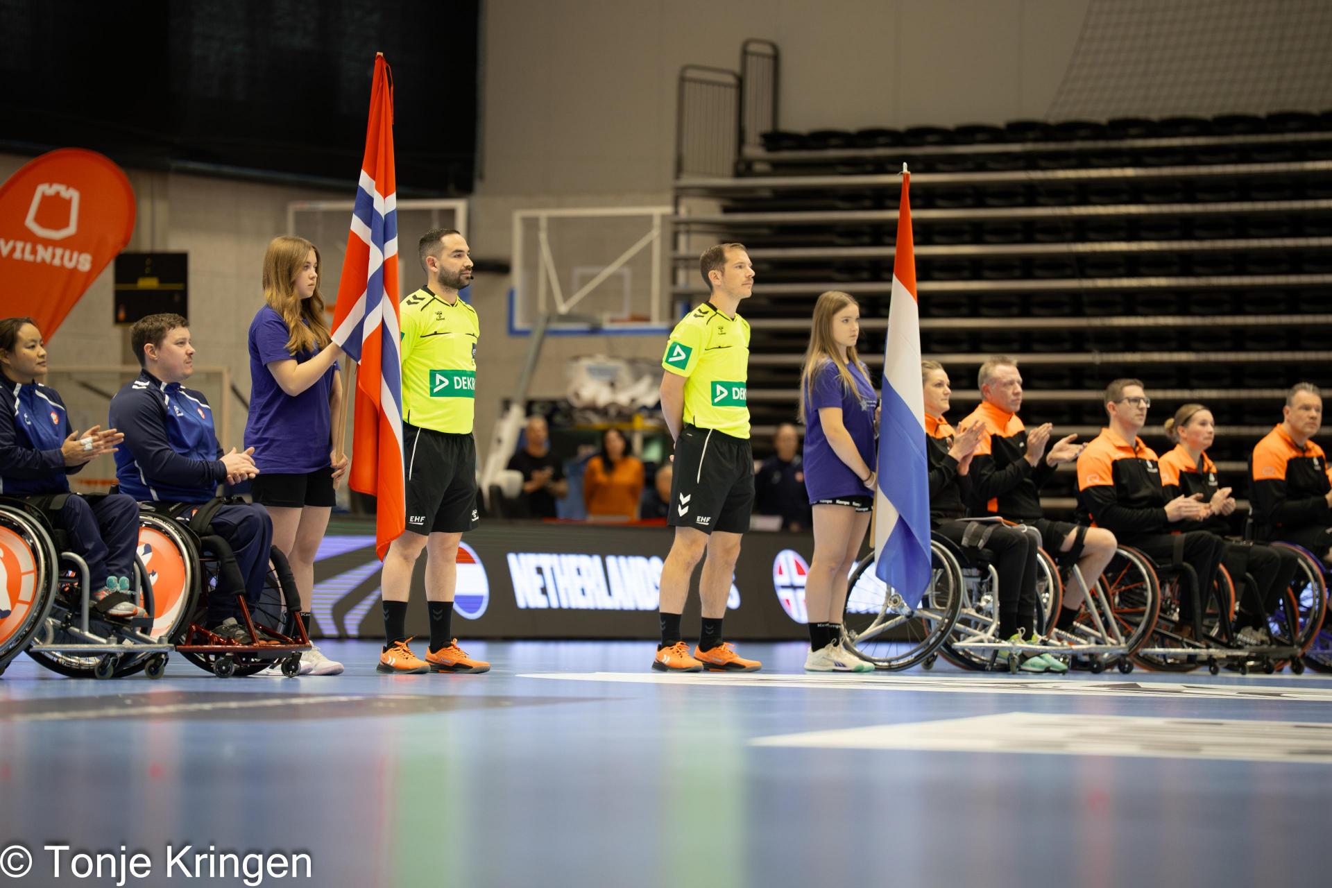 Se albumet fra kampen