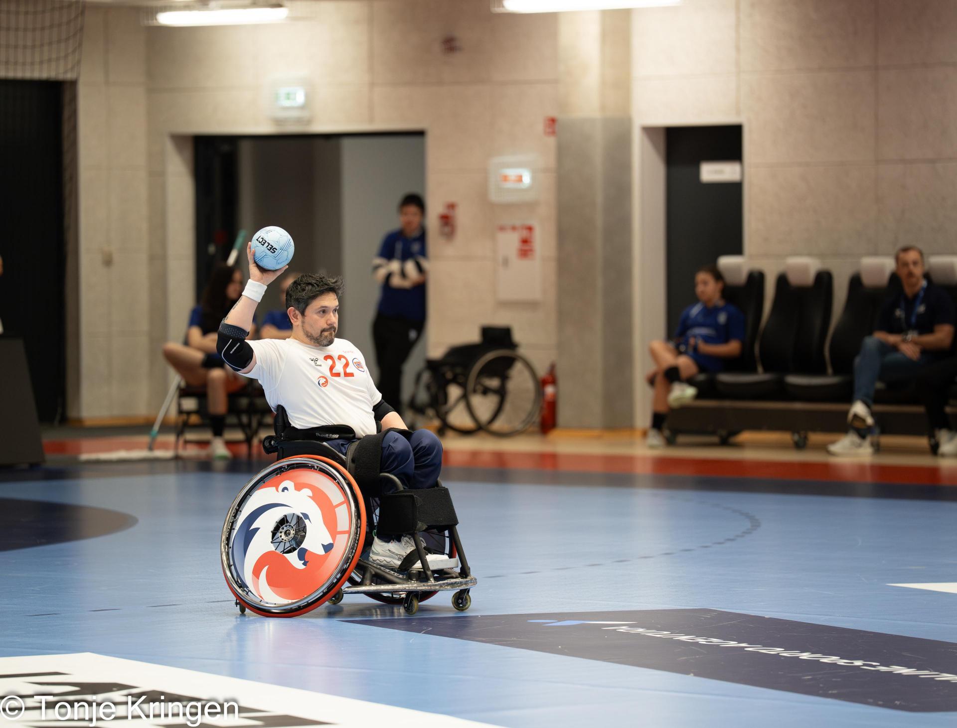 Se albumet fra kampen