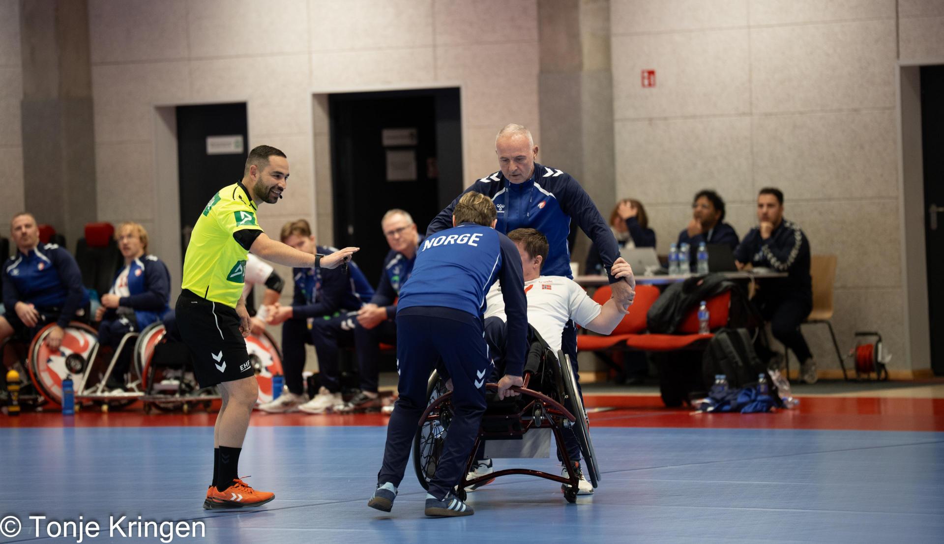 Se albumet fra kampen