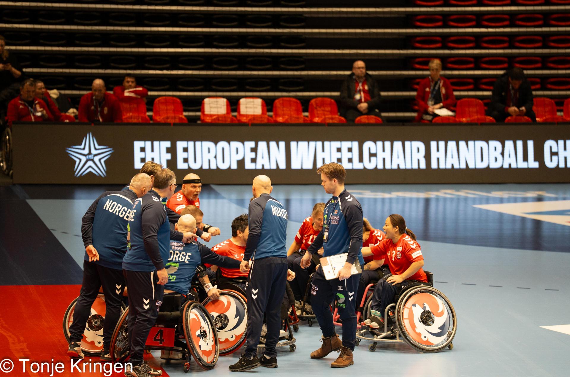 Se albumet fra kampen