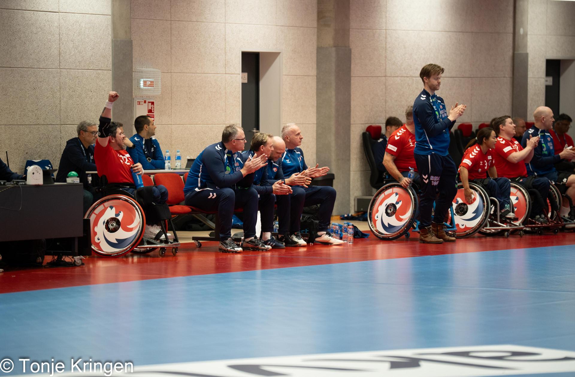 Se albumet fra kampen