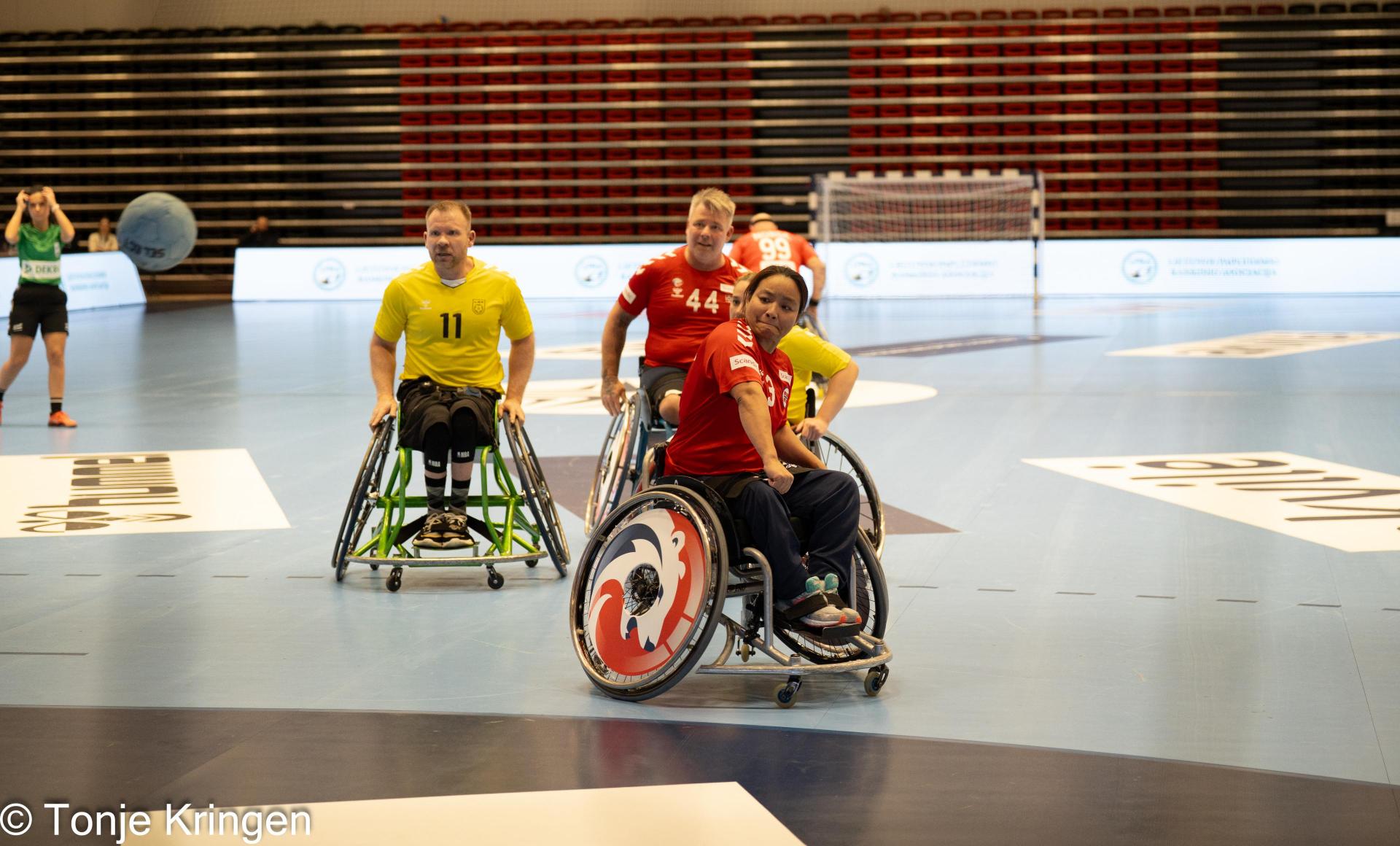 Se albumet fra kampen