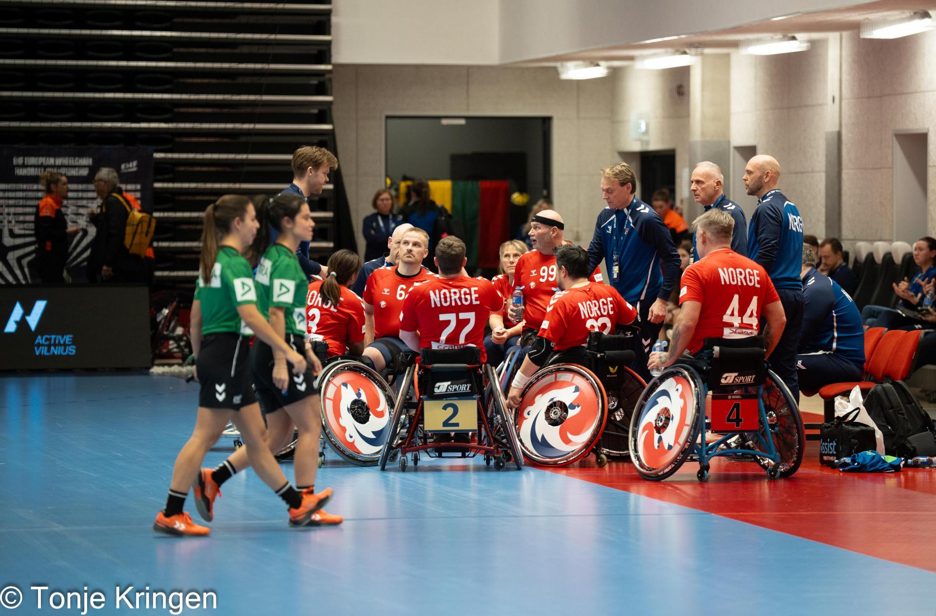 Se albumet fra kampen