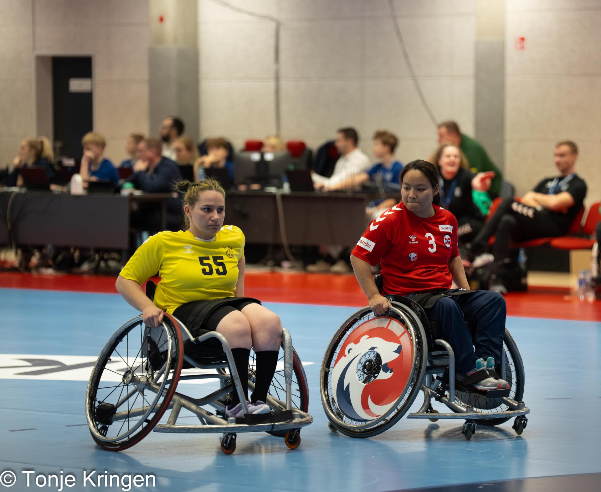 Se albumet fra kampen