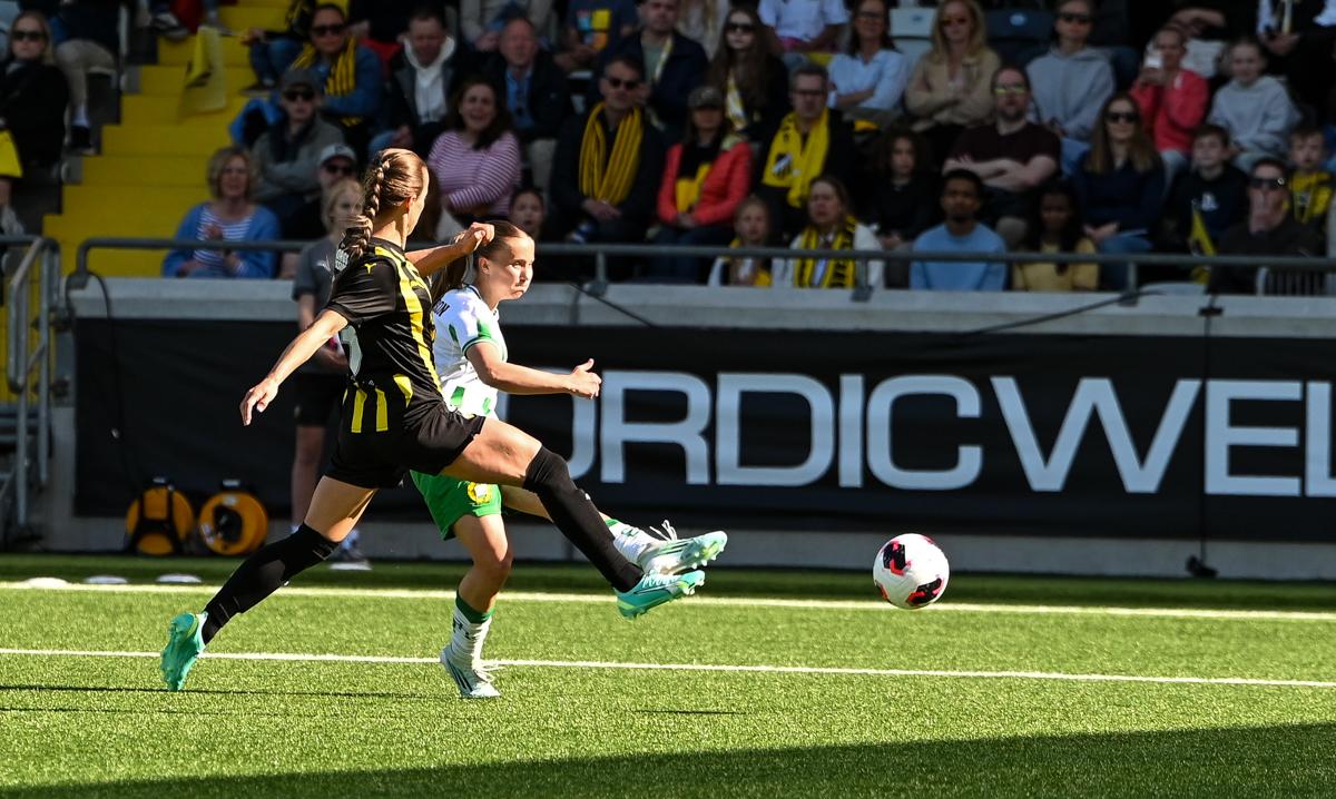 Fra historiens første europacupfinale på damesiden.