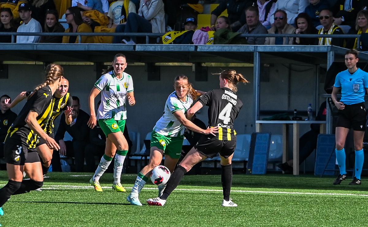 Fra historiens første europacupfinale på damesiden.