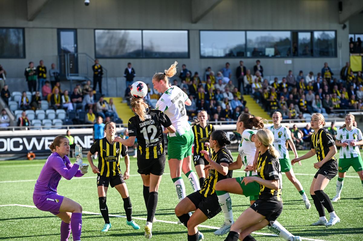 Fra historiens første europacupfinale på damesiden.