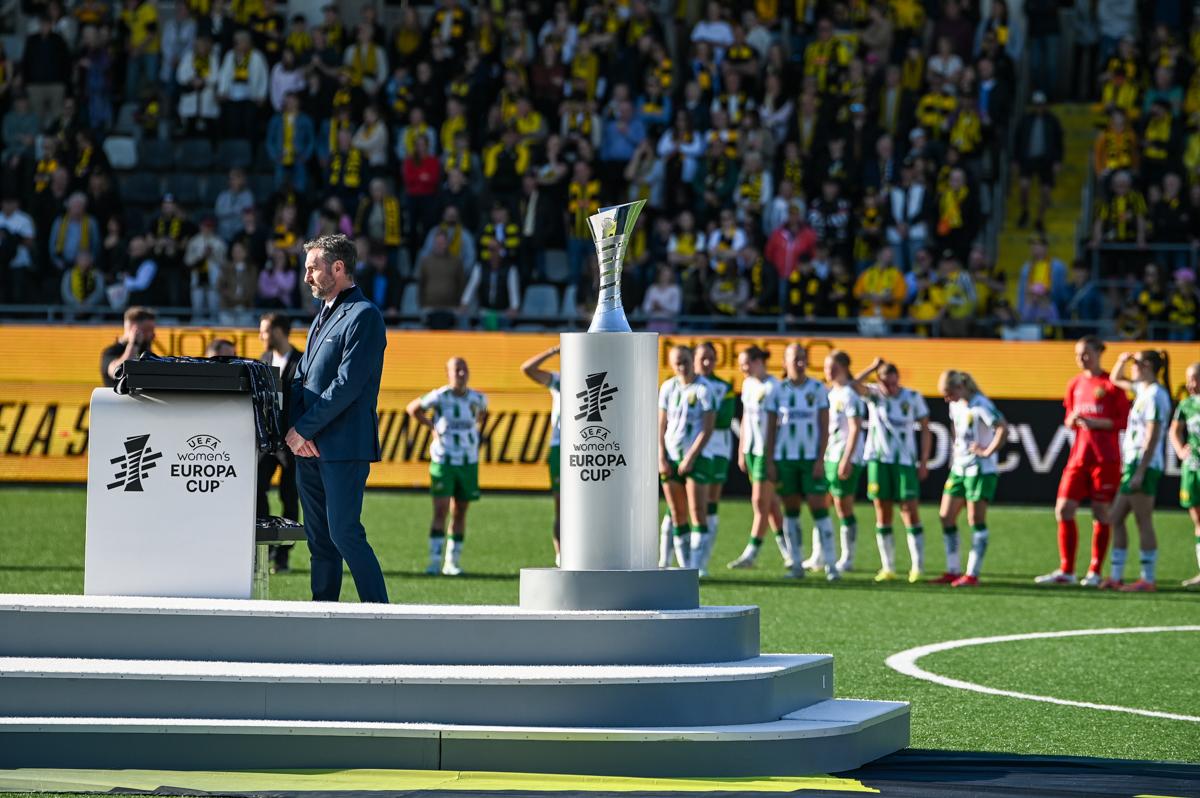 Fra historiens første europacupfinale på damesiden.