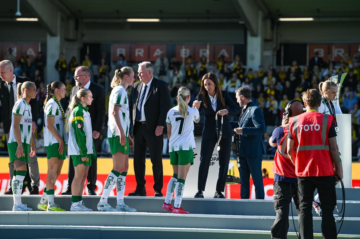 Fra historiens første europacupfinale på damesiden.