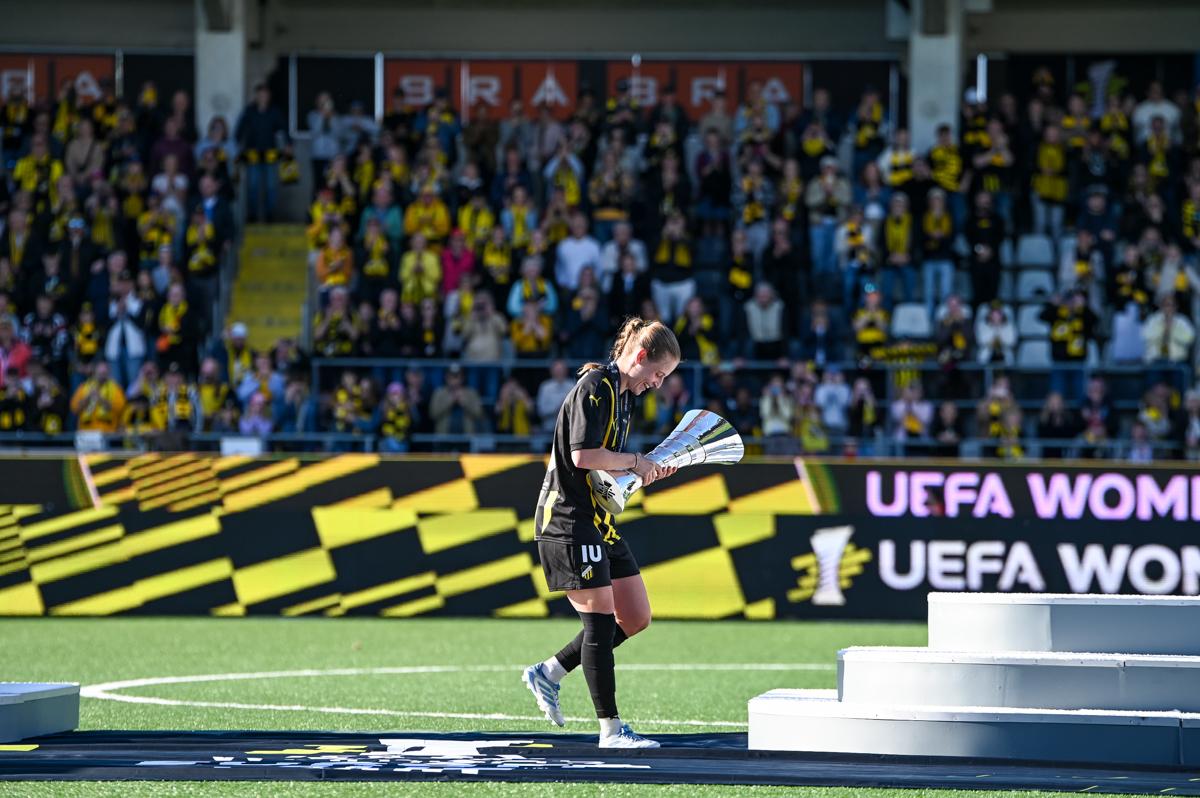Fra historiens første europacupfinale på damesiden.