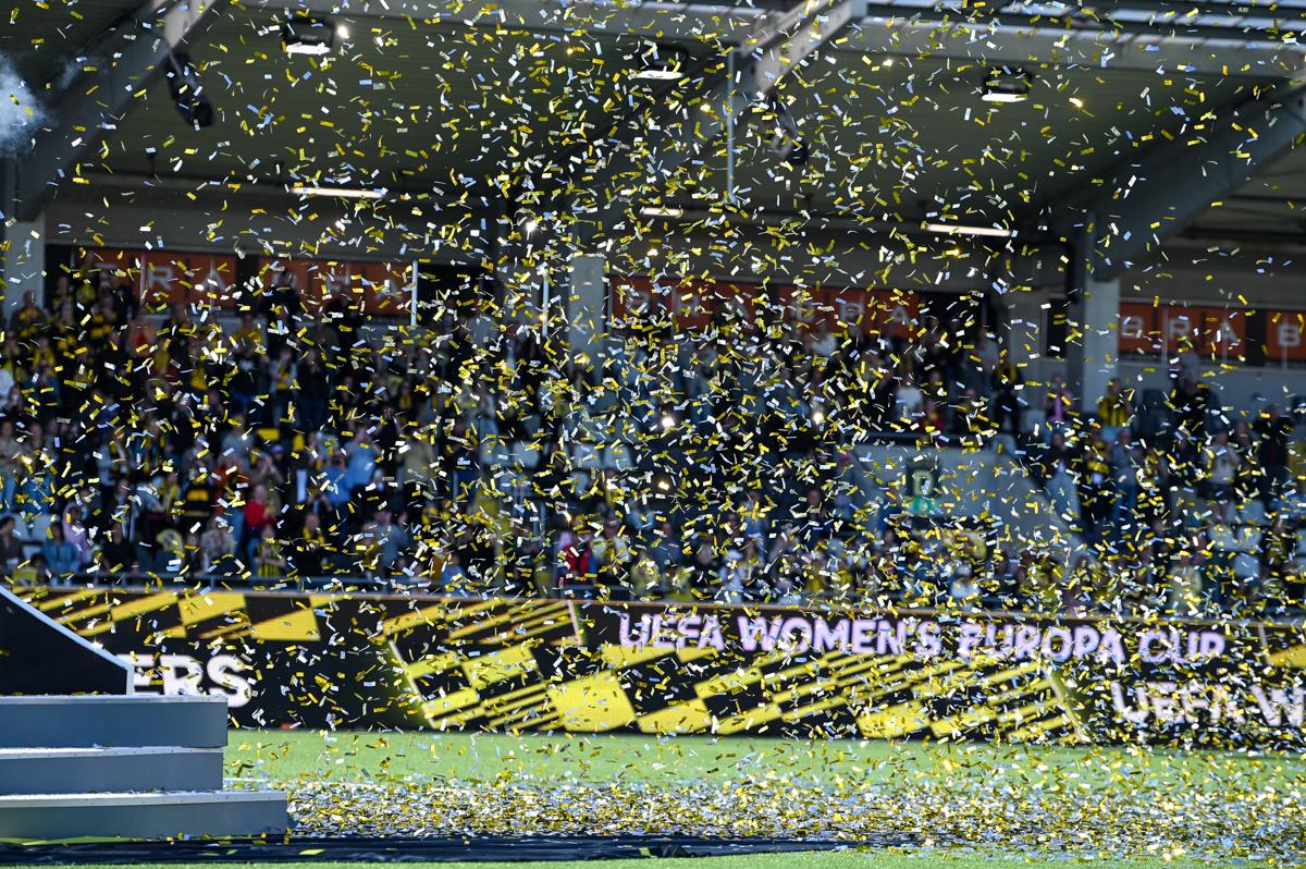 Fra historiens første europacupfinale på damesiden.