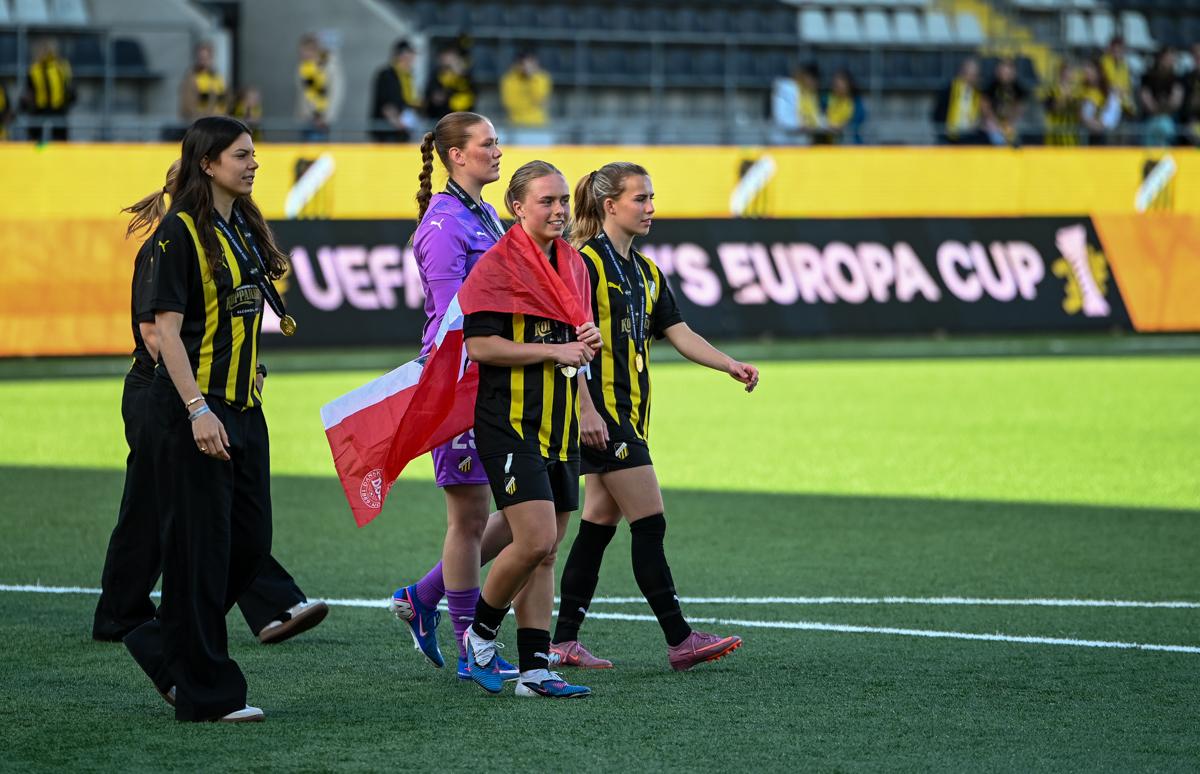 Fra historiens første europacupfinale på damesiden.