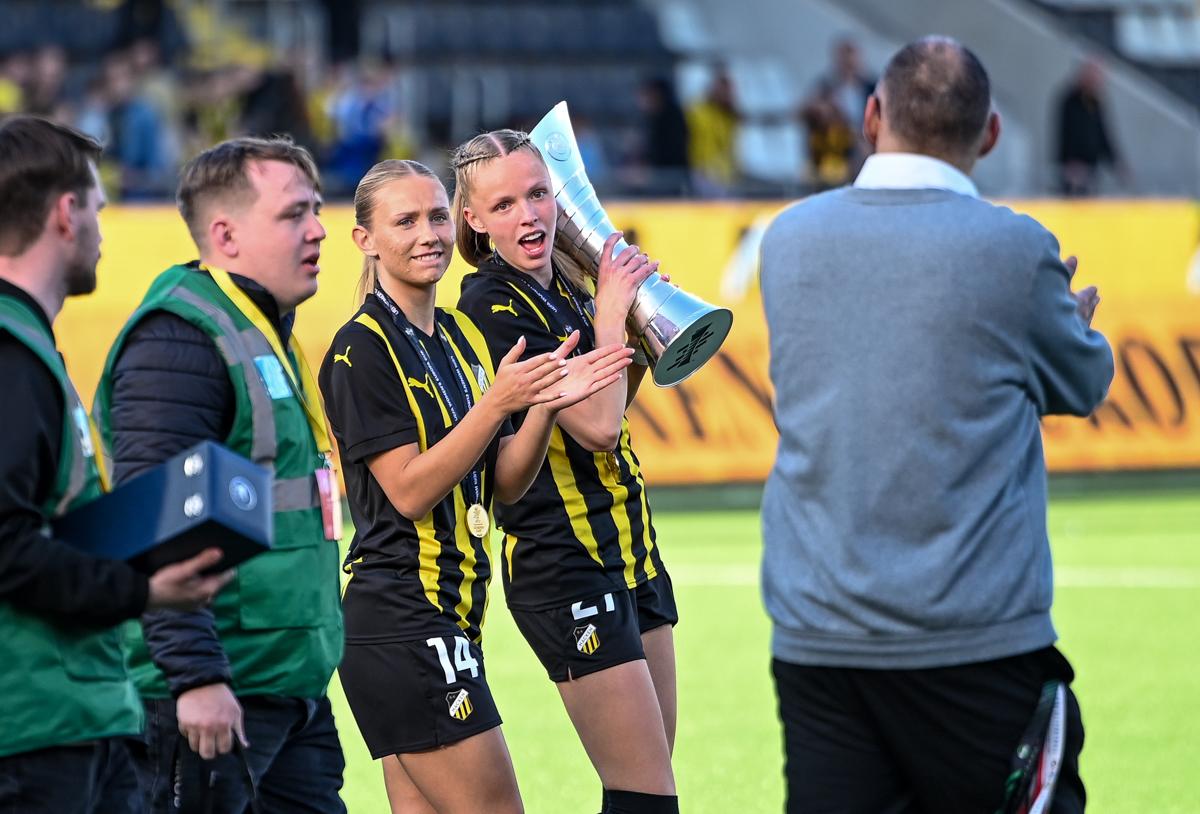 Fra historiens første europacupfinale på damesiden.
